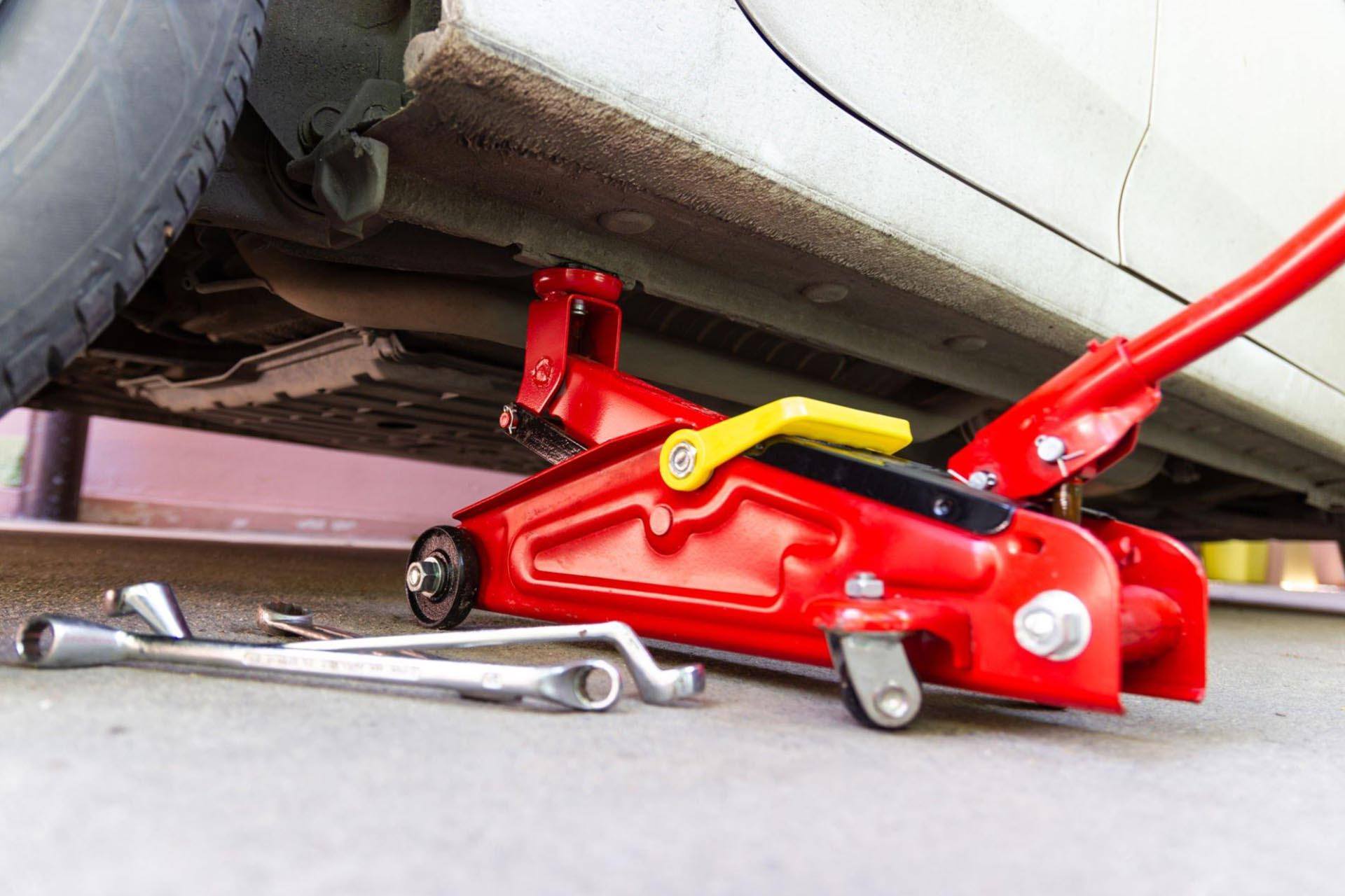 Understanding the Different Types of Car Jacks JMC Automotive Equipment